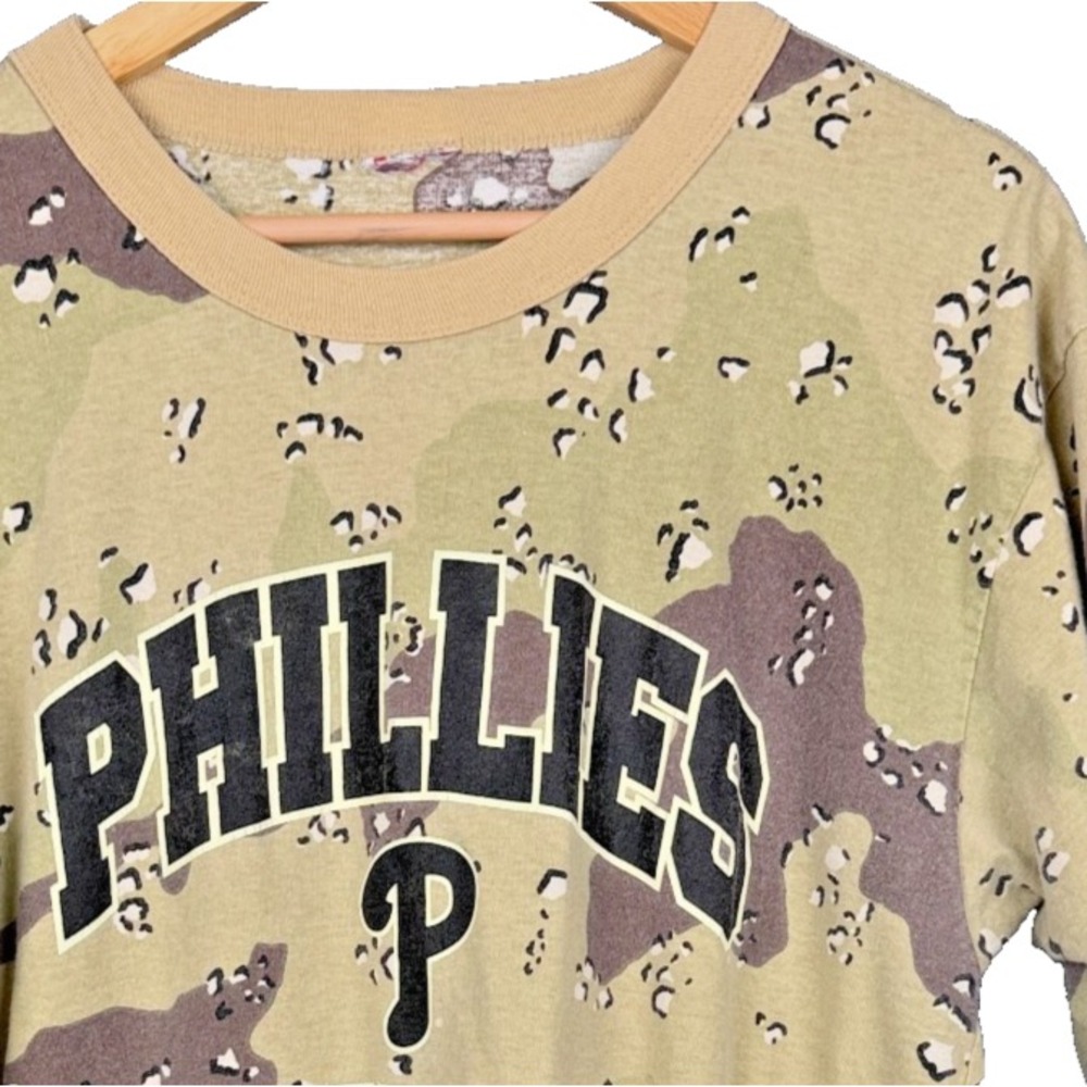 Vintage Philadelphia Phillies Shirt Mens Medium Desert Camo MLB Tee 2004